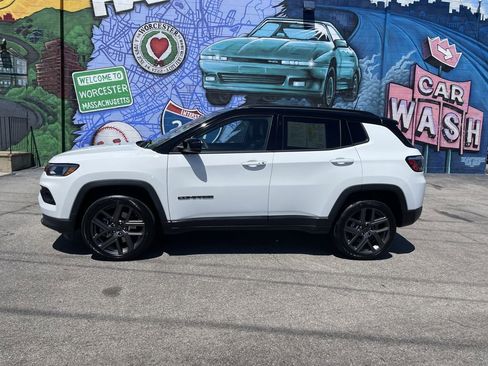 Used 2026 Jeep Compass Limited AWD/4WD image 2