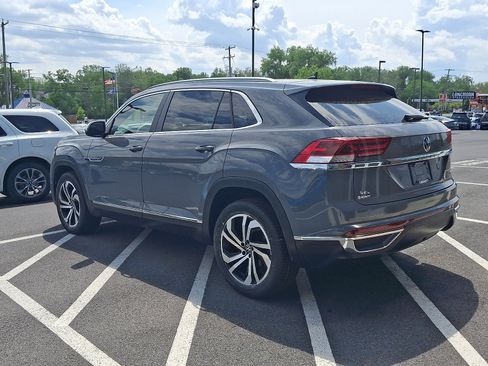 Used 2022 Volkswagen Atlas Cross Sport SEL AWD/4WD image 4