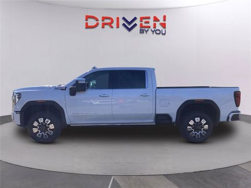 New 2026 GMC Sierra 2500 Denali w/ Denali Reserve Package AWD/4WD image 8