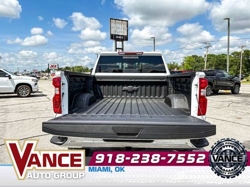 Used 2025 Chevrolet Silverado 2500 LT w/ Leather Package image 18
