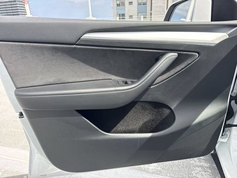 Used 2023 Tesla Model Y Long Range AWD/4WD image 13