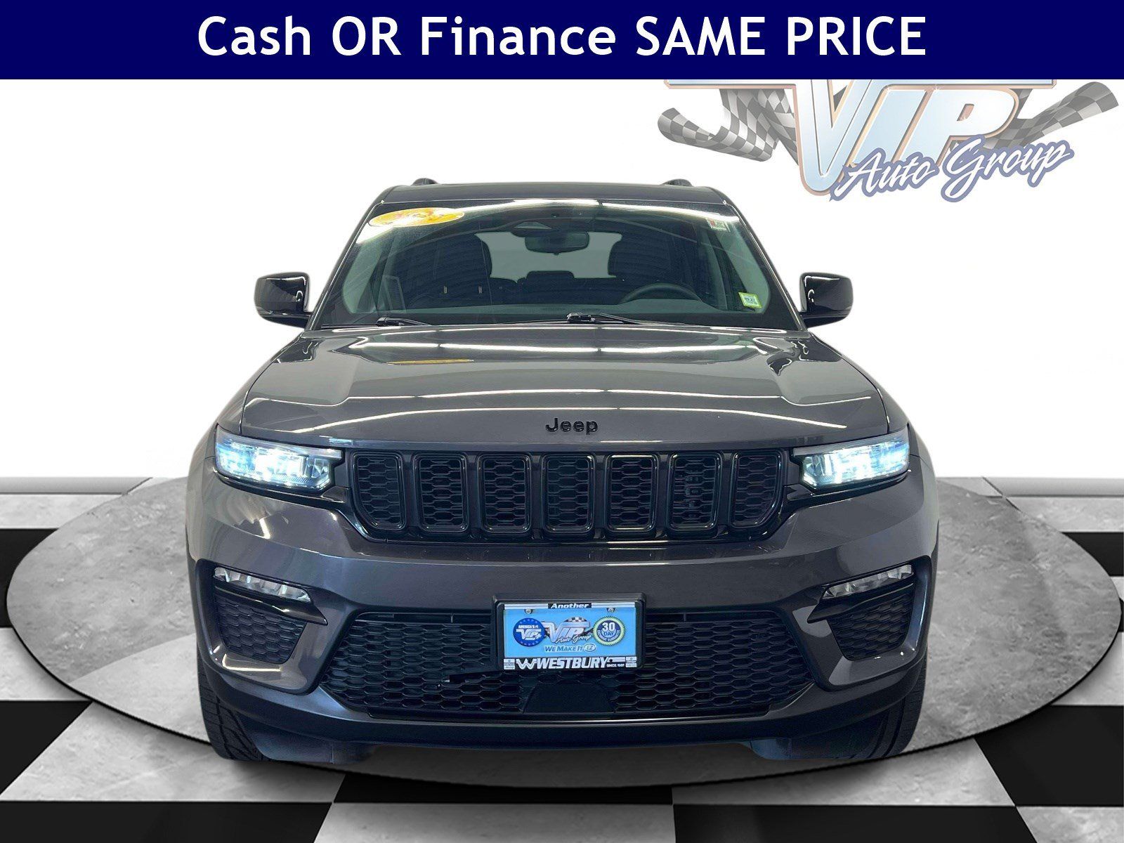 Used 2023 Jeep Grand Cherokee Limited w/ Black Appearance Package AWD/4WD image 2