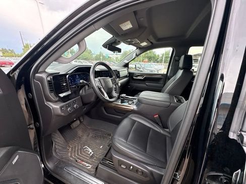 Used 2024 Chevrolet Silverado 1500 LT Trail Boss w/ Convenience Package II AWD/4WD image 10