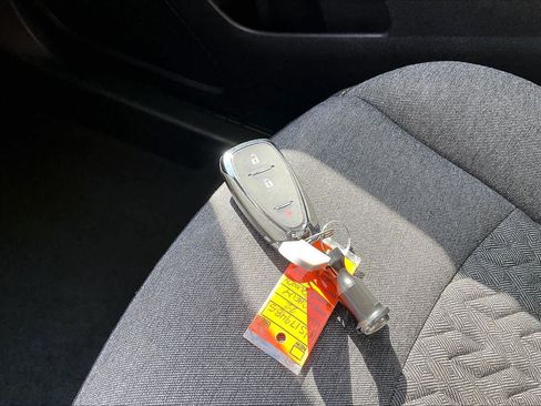 Used 2022 Chevrolet Equinox LT FWD image 11