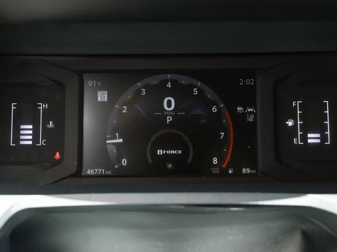 Used 2025 Toyota 4Runner SR5 AWD/4WD image 13