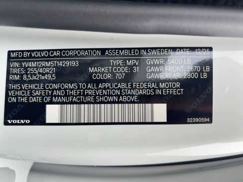 New 2026 Volvo XC60 B5 Ultra w/ Climate Package image 18