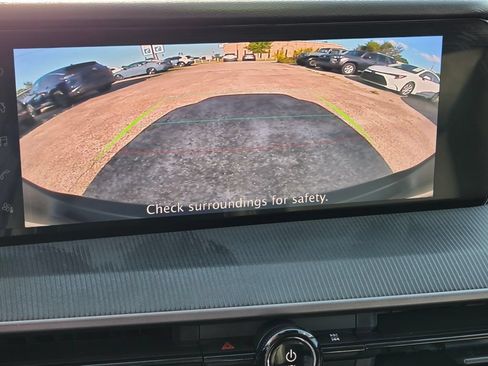 Used 2025 Nissan Murano SV AWD/4WD image 16
