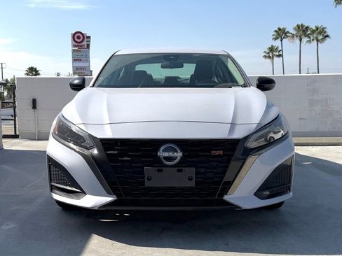 Used 2024 Nissan Altima 2.5 SR image 2