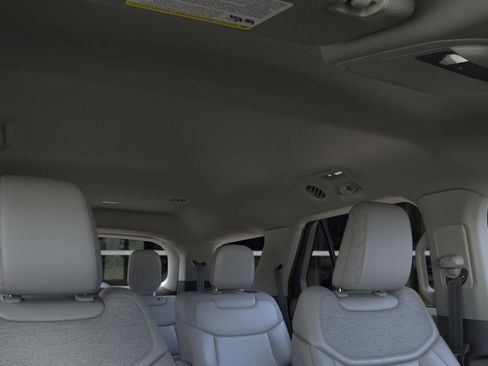 New 2025 Ford Explorer Active w/ Active Comfort Package image 22