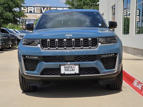 New 2026 Jeep Grand Cherokee L Limited AWD/4WD image 5
