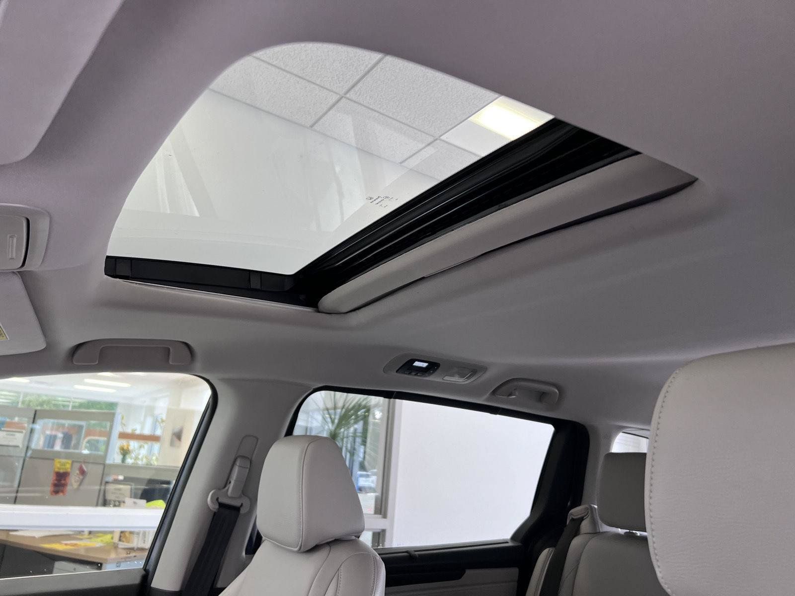 Used 2025 Honda Odyssey EX-L image 10