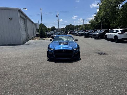 Used 2021 Ford Mustang Shelby GT500 w/ Technology Package RWD image 2