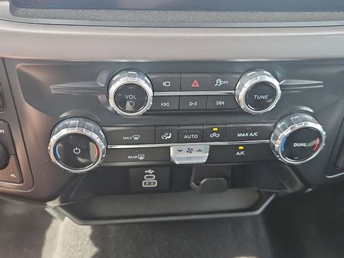 Used 2025 Ford F150 XLT w/ Equipment Group 301A Standard image 17