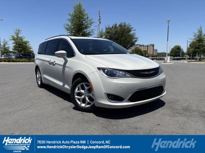 Used 2020 Chrysler Pacifica Touring-L Plus w/ Tire & Wheel Group