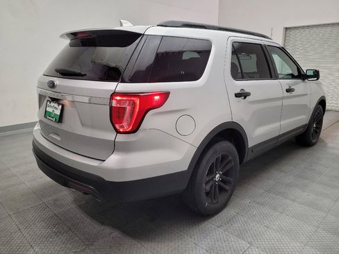 Used 2017 Ford Explorer FWD image 9
