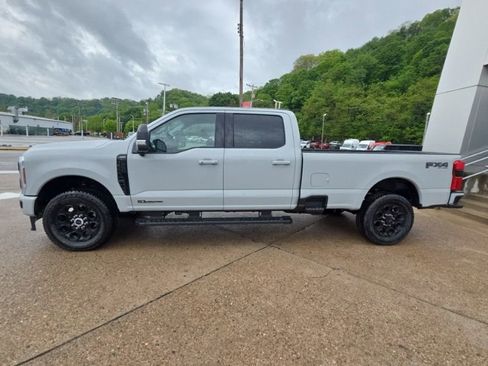 New 2026 Ford F250 Lariat w/ Black Appearance Package AWD/4WD image 4