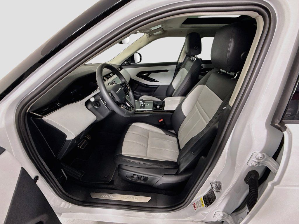Used 2024 Land Rover Range Rover Evoque Dynamic SE AWD/4WD image 19