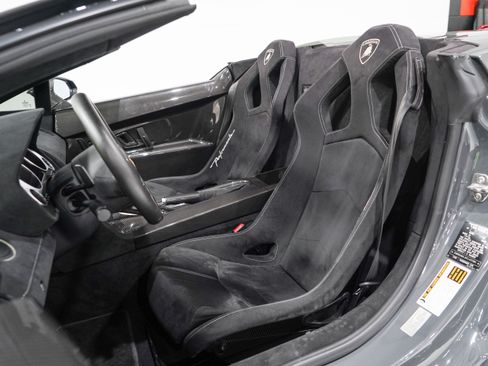Used 2012 Lamborghini Gallardo LP 570-4 Performante AWD/4WD image 9
