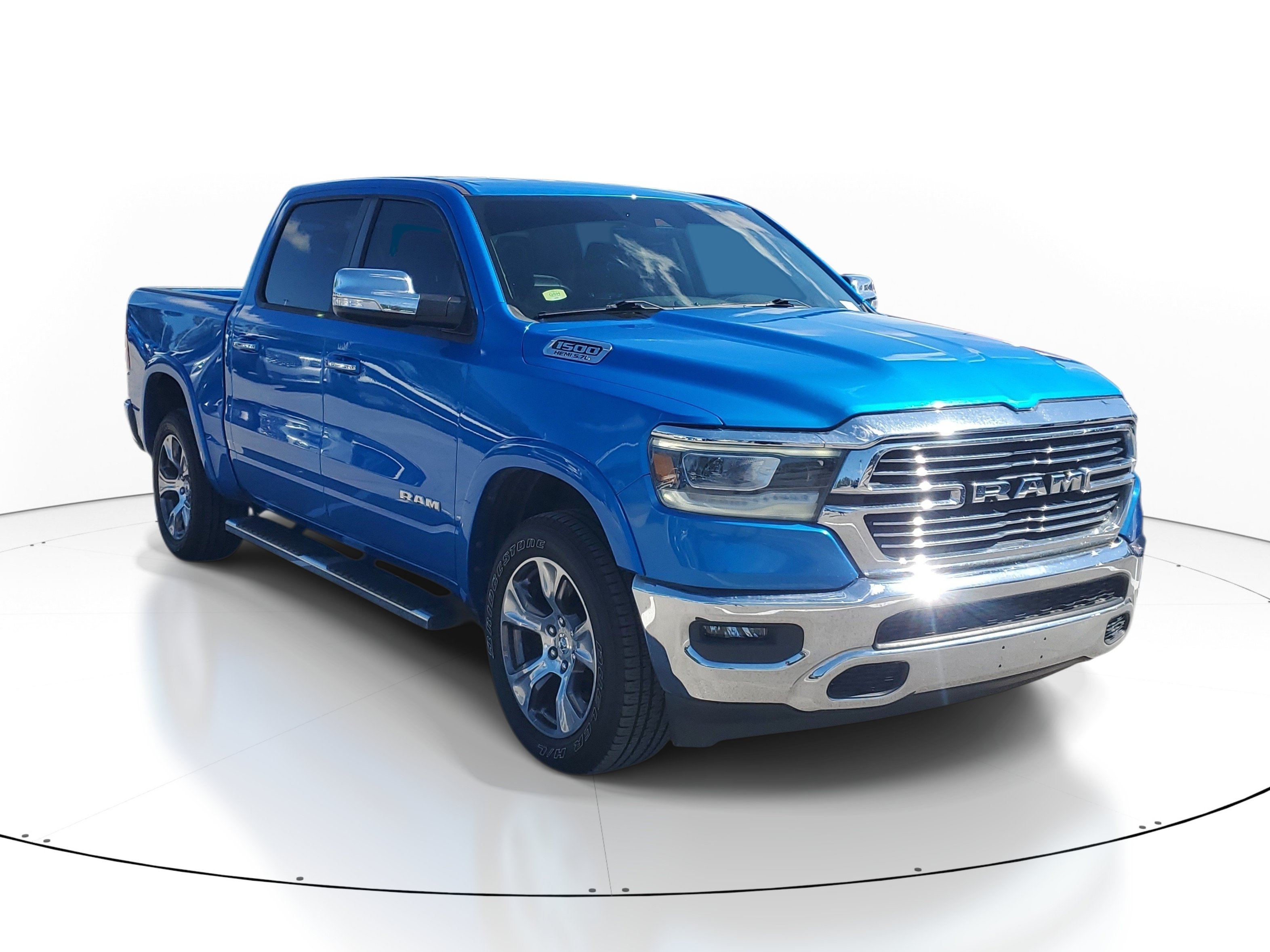 Used 2022 RAM 1500 Laramie AWD/4WD image 2