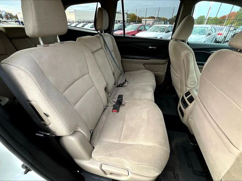 Used 2017 Honda Pilot EX image 19
