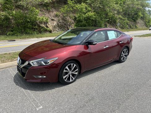 Used 2017 Nissan Maxima Platinum FWD image 1