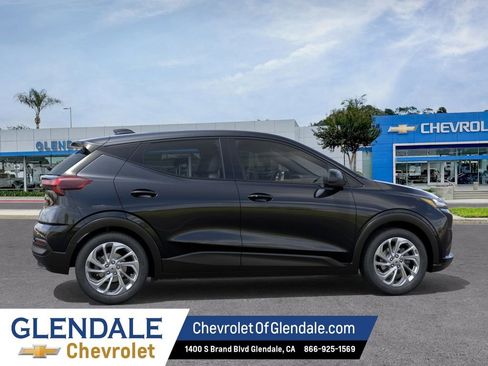 New 2027 Chevrolet Bolt LT w/ Comfort Package FWD image 5
