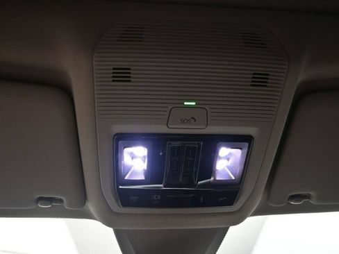 Used 2024 Volkswagen Atlas SE AWD/4WD image 28