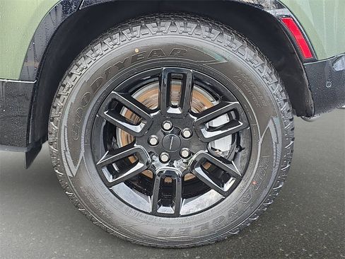 New 2026 Land Rover Defender 110 X-Dynamic SE image 34