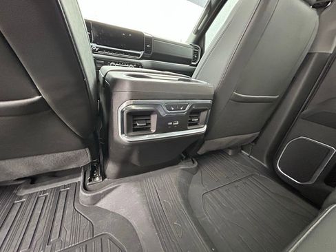 Used 2025 GMC Sierra 2500 SLT w/ SLT Premium Package image 19