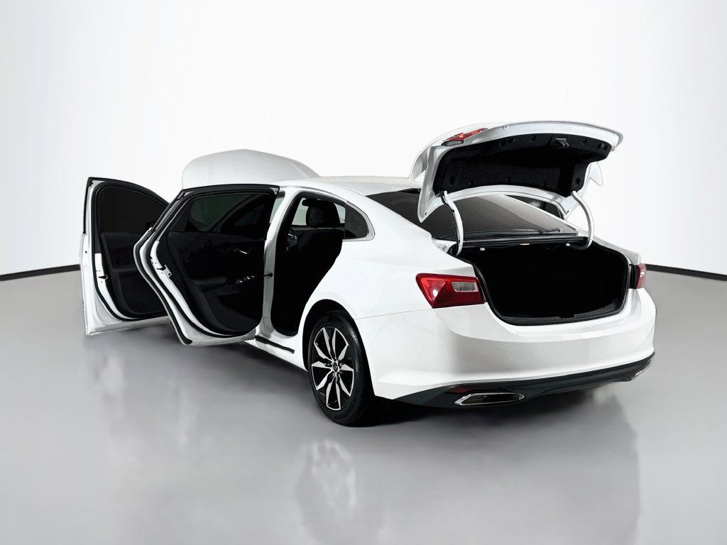 Used 2022 Chevrolet Malibu RS FWD image 21