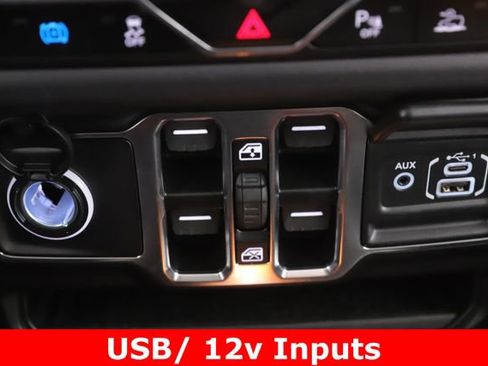 Used 2025 Jeep Wrangler Unlimited Sahara w/ Safety Group image 23