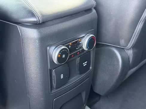Certified 2022 Ford Explorer Platinum w/ Technology Package AWD/4WD image 18