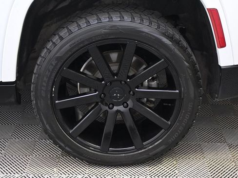 Used 2024 Jeep Grand Wagoneer Series III w/ Rear Seat Video Group 1 AWD/4WD image 21