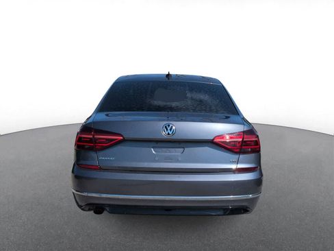 Used 2018 Volkswagen Passat 2.0T R-Line w/ R-Line Lighting Package FWD image 7