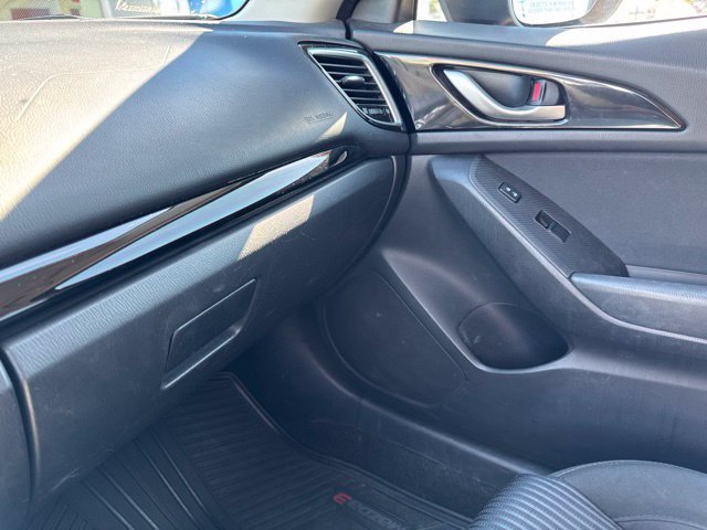Used 2016 MAZDA MAZDA3 i Sport w/ Preferred Equipment Package FWD image 17