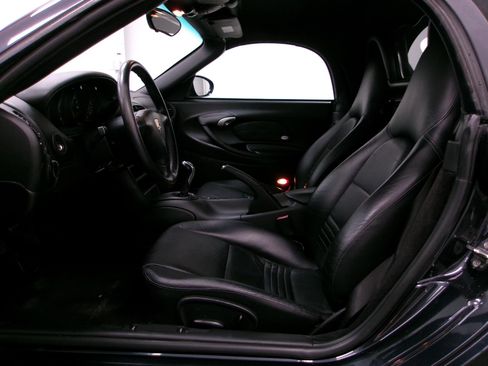 Used 2004 Porsche Boxster RWD image 7