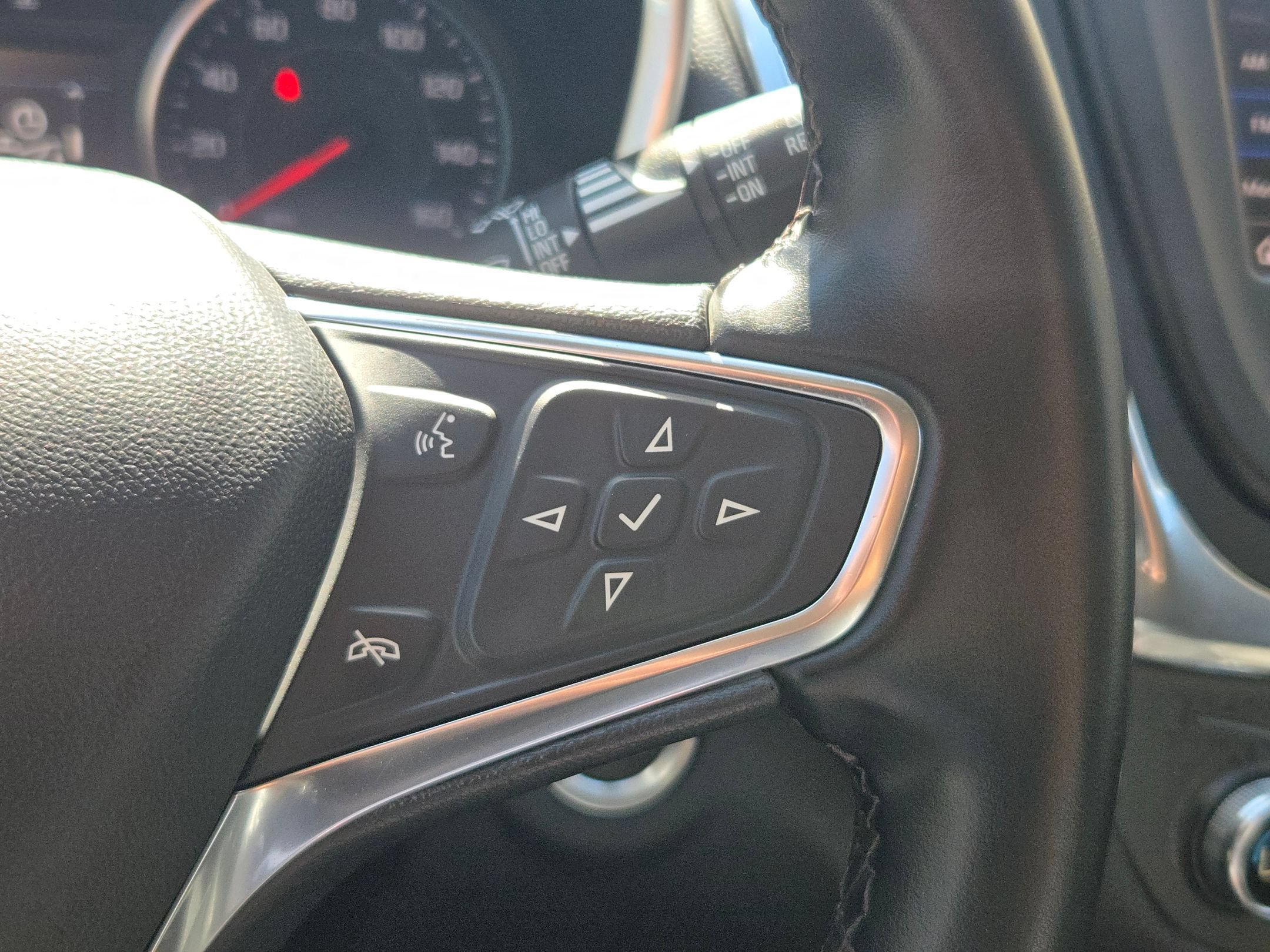 Used 2024 Chevrolet Equinox LT AWD/4WD image 20