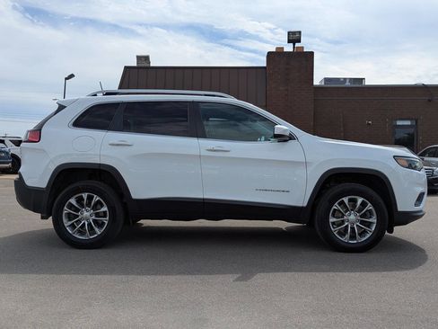 Used 2019 Jeep Cherokee Latitude Plus w/ Comfort/Convenience Group AWD/4WD image 4