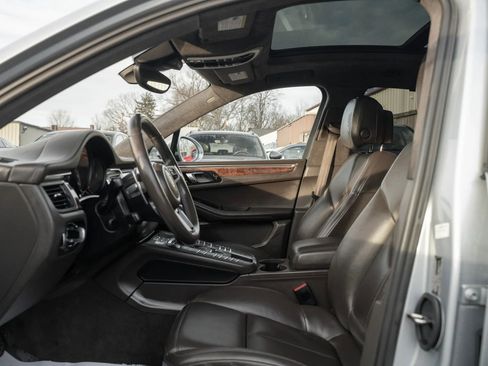 Used 2015 Porsche Macan Turbo image 7