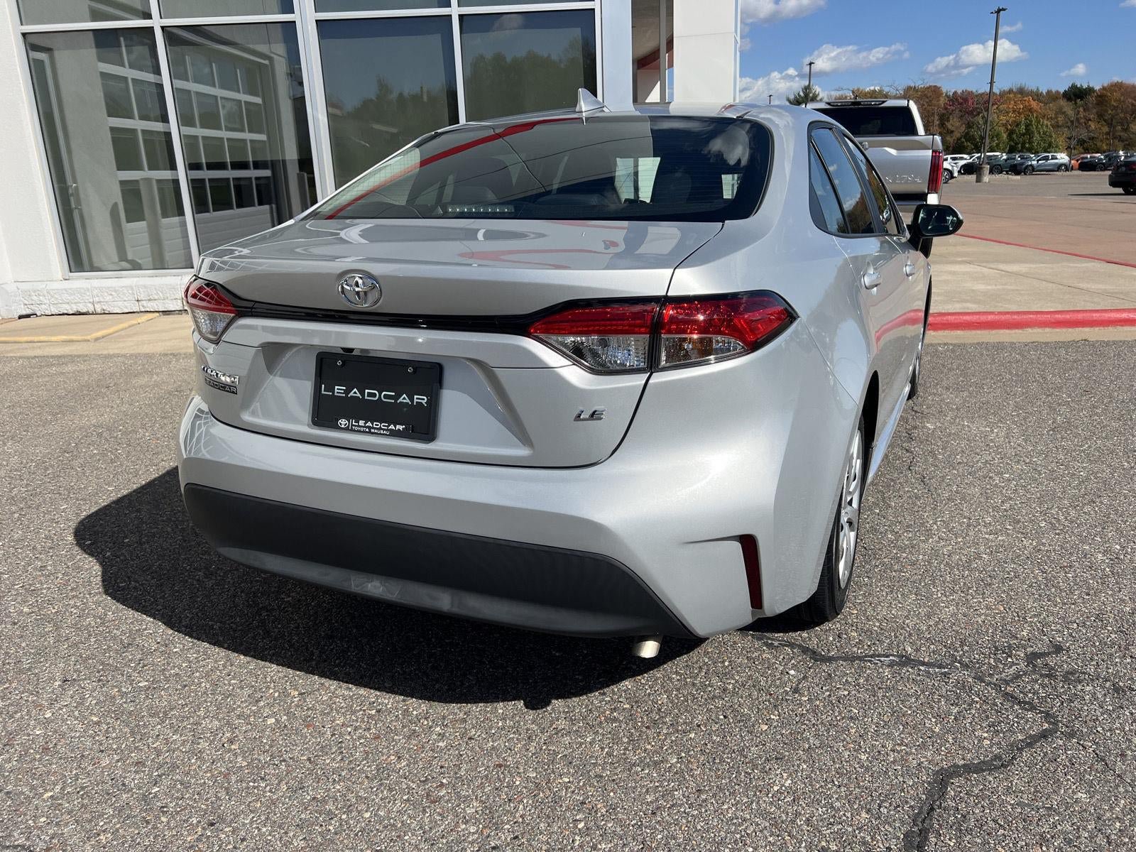 Used 2025 Toyota Corolla LE FWD image 12