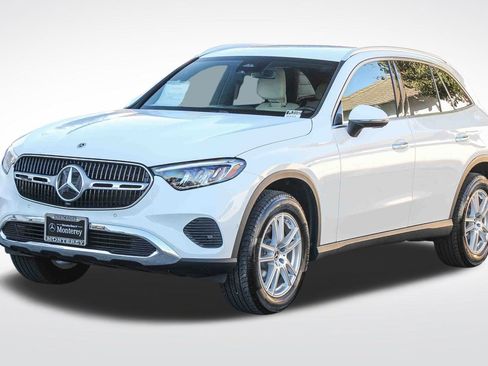 Certified 2025 Mercedes-Benz GLC 300 4MATIC image 3
