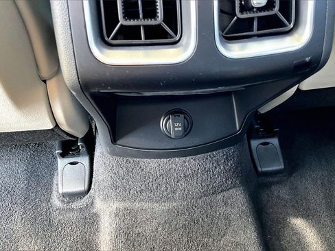 Certified 2025 Kia Sorento EX w/ Panoramic Sunroof Package image 26