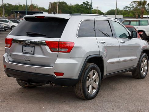 Used 2013 Jeep Grand Cherokee Limited image 11
