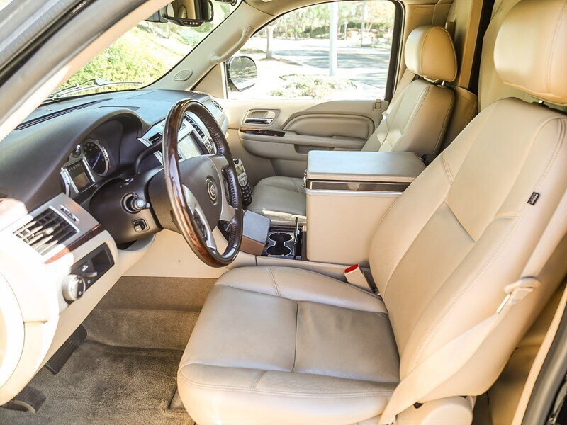 Used 2014 Cadillac Escalade ESV Premium AWD/4WD image 37