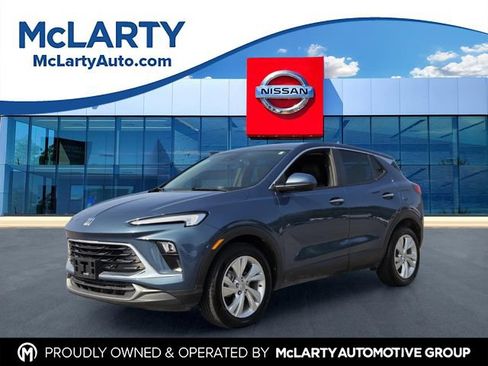 Used 2024 Buick Encore GX Preferred FWD image 1
