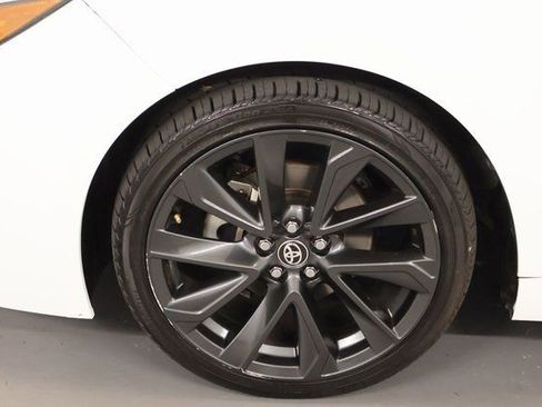 Used 2024 Toyota Corolla SE w/ SE Premium Package FWD image 7