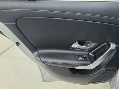 Used 2021 Mercedes-Benz CLA 250 image 33