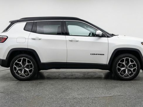 Used 2025 Jeep Compass Limited AWD/4WD image 11