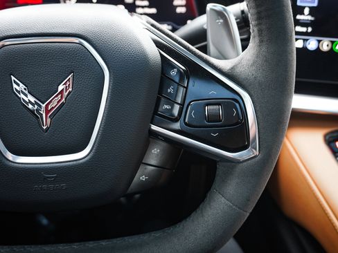Used 2022 Chevrolet Corvette Stingray Preferred Cpe w/ Z51 Performance Package RWD image 19