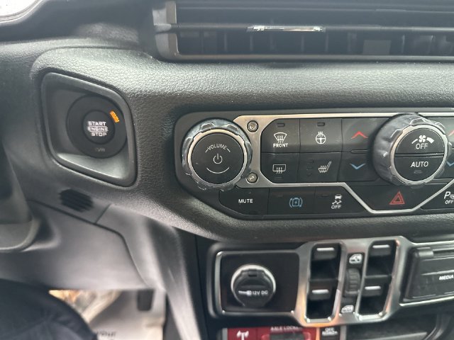 Used 2024 Jeep Wrangler Unlimited AWD/4WD image 21